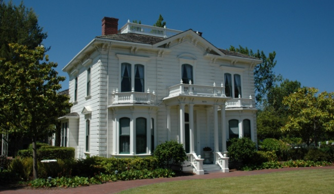 Exterior View of the Rengstorff House with manicured lawn